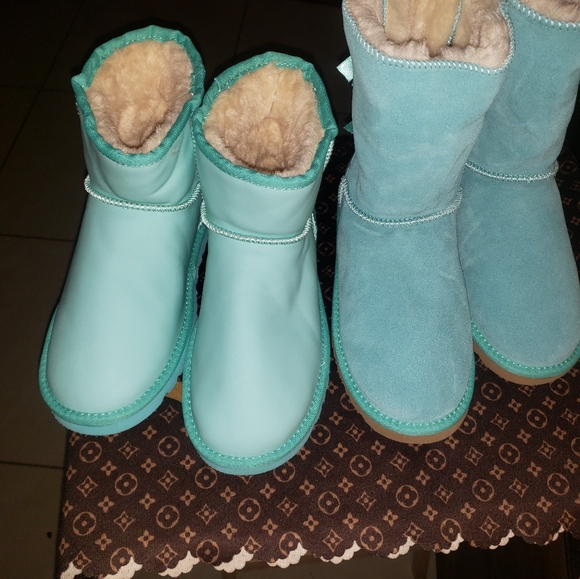 Boots,hats and scarfs - Picture 2 of 8